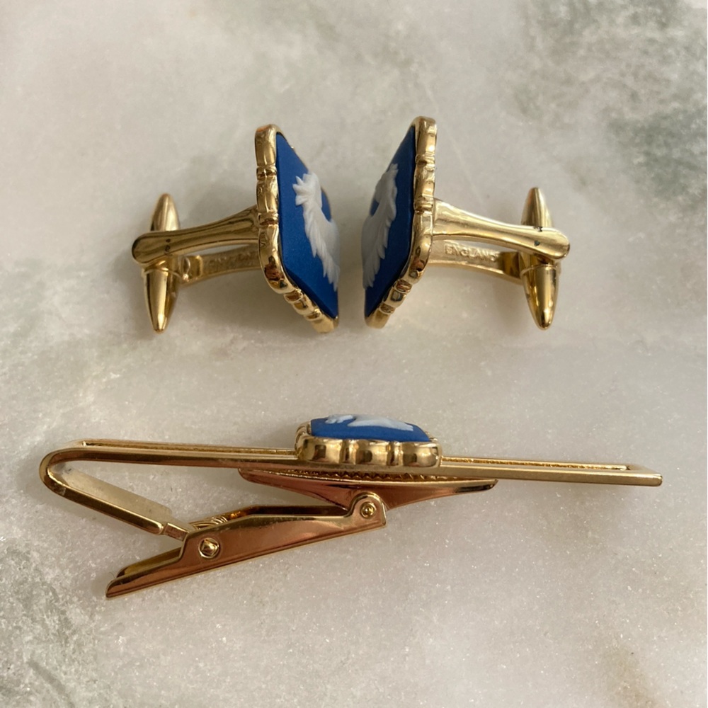 🏇 Wedgwood Jasperware Cuff Links Tie Clip Set Horses Vintage - Picture 3 of 7